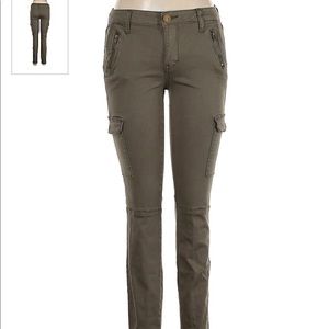 Ashley Mason Cargo Pants Size 9 Green